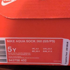 Youth Nike Aqua sock size 5Y